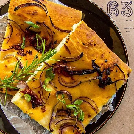 מלון & Bistro 63