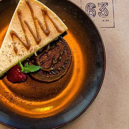 & Bistro 63 מלון Low Tatras